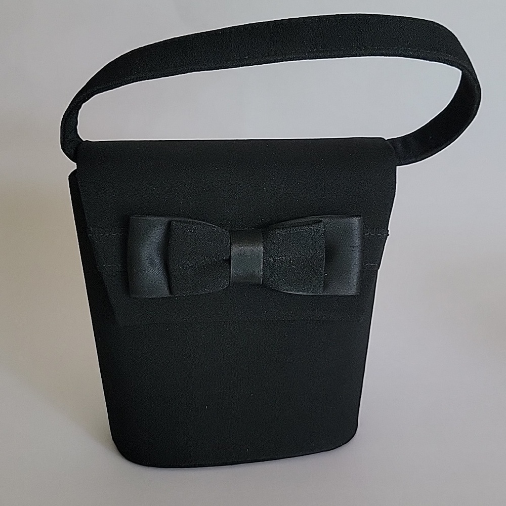 VANESSA BLACK EVENING BAG WITH BOW CONVERTS TO A SHOULDER BAG